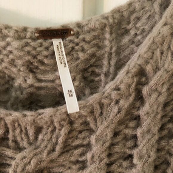 Free People Fluff Sweater *Oatmeal* Size Medium - Picture 4 of 8
